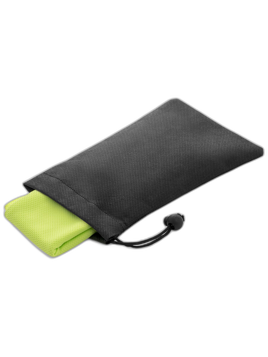 Toalha esportiva refrescante em 100% poliéster reciclado (100% rPET) com bolsa em non-woven