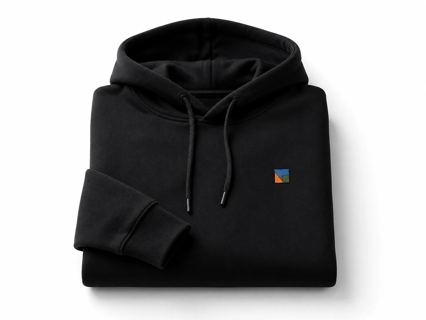 Moletom preto dobrado com patch geométrico discreto